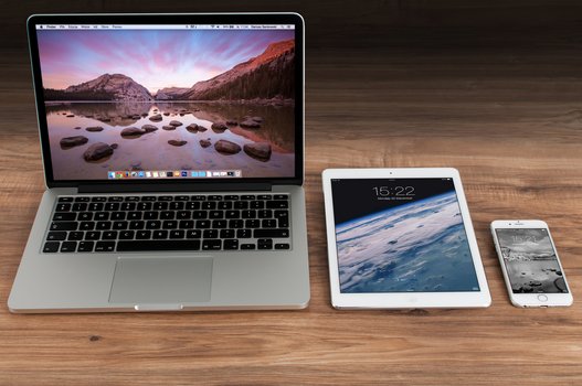 Laptop, Tablet, Smartphone (technische Ger&auml;te)